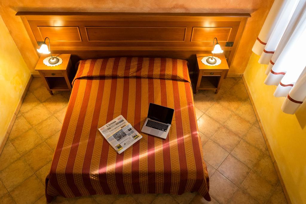 Agriturismo Tre Rondini เลนญาโก ภายนอก รูปภาพ