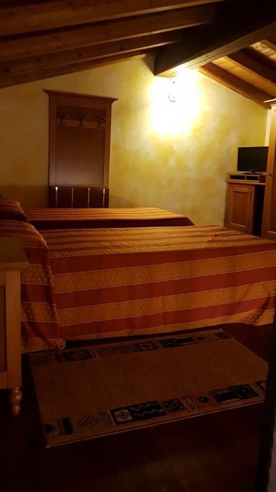 Agriturismo Tre Rondini เลนญาโก ภายนอก รูปภาพ